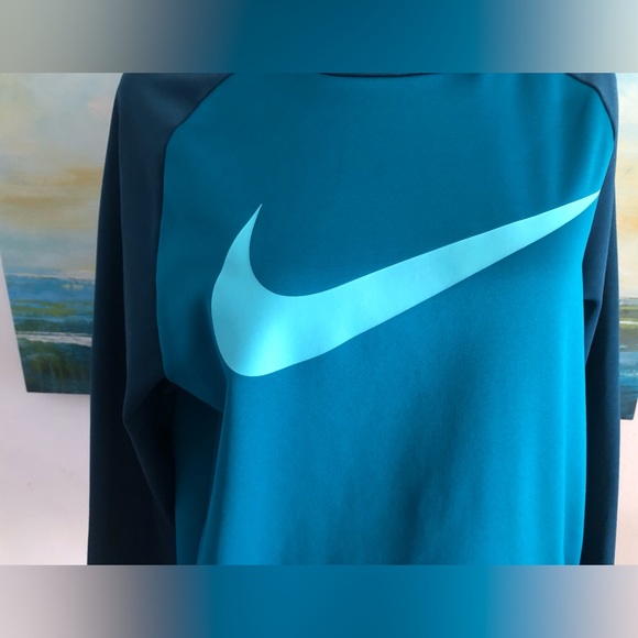 NIKE Hoodie - Soft and Like New - Picture 3 of 11
